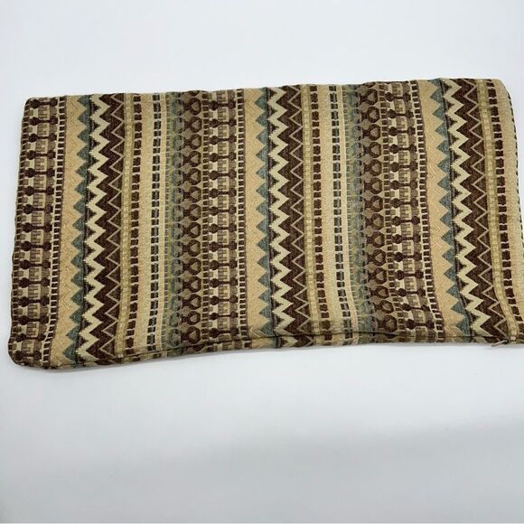 2 Abstract Patterned Pillowcase Covers w/Full Zipper at Bottom - Picture 2 of 4